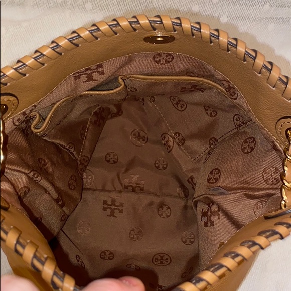 *SOLD*Tory Burch Marion Whipstitch Trimmed Pebbled Leather Shoulder Bag/Caramel - Picture 12 of 17